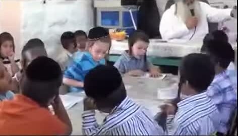 הגאון הרב יצחק רצאבי שליטא בפסק הלכה כמה כסף התימנים צריכים לתרום למוסדות עדת תימן.