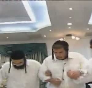 בועז גדקא שירה וריקודים תימנים בחתונה תימנית של תלמיד מתימן יבוא