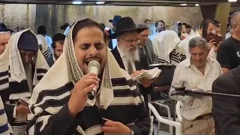 הפייטן אדיר ושדי — קבלת עול מלכות שמים בכותל