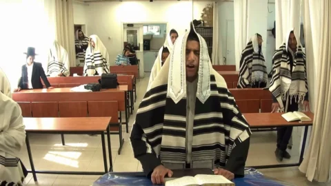 תפילת מנחה — קהל עץ חיים עטרת יחיא